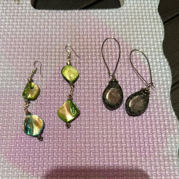 Elegant Green and Silver Earrings Set - Picture 1 of 3